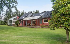 Exterior - 4 bedroom gorgeous home in Varde (Varde)