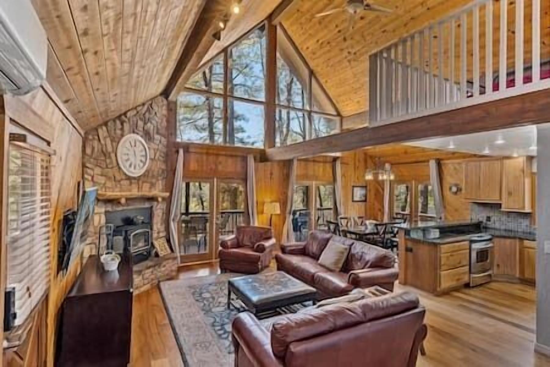 Best Luxury Cabin Oasis Getaway Heart of MundsPark