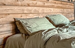 4 bedrooms, free WiFi - Lovely home in Lärbro with WiFi (Lärbro)