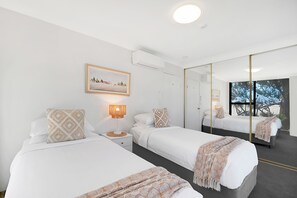 3 bedrooms, desk, iron/ironing board, free WiFi