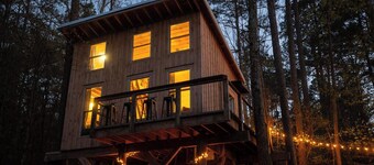 Peaceful Pines Treehouse