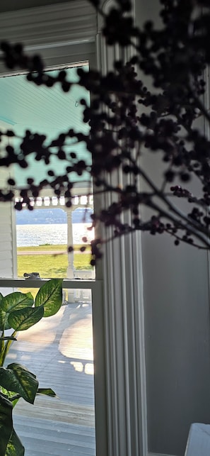 Interior - 6 bedroom Victorian, on Hundreds of feet of unmatched pristine level beachfront. (Hector)