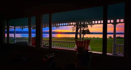 6 bedroom Victorian, on Hundreds of feet of unmatched pristine level beachfront.