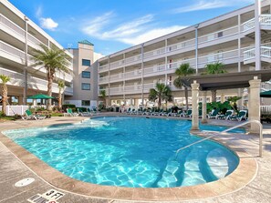 Outdoor pool, a heated pool - Galveston Beach Front Condo (Galveston)