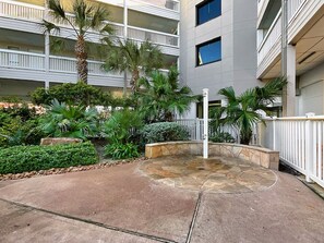 Property grounds - Galveston Beach Front Condo (Galveston)