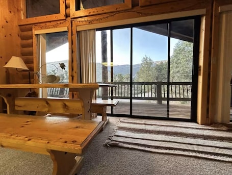Interior. Mt. Charleston Spacious 4BR Log Cabin WiFi - Near Las Vegas