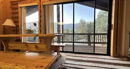 Mt. Charleston Spacious 4BR Log Cabin WiFi - Near Las Vegas