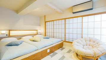 Habitación triple | Escritorio, tabla de planchar con plancha y wifi gratis