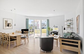 TV - Gudhjem Søpark Lejl. 35 (Gudhjem)