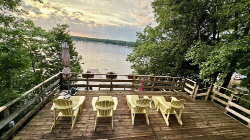 Renovated water front cottage w/firepit, multi level decks & screened in porch.