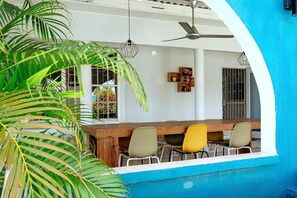 Outdoor dining - Indigo House: Centrally located & Private Pool   (Willemstad)