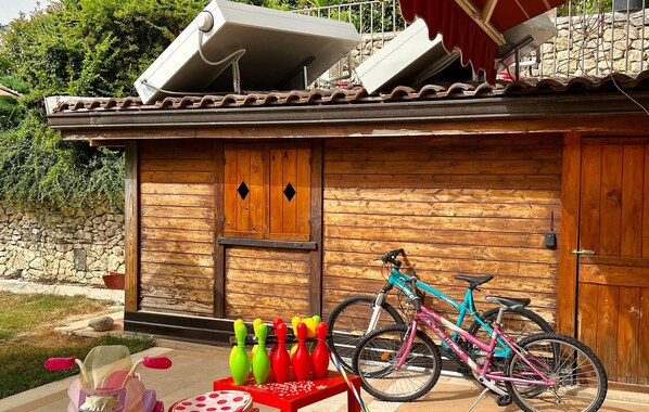 المنطقة المحيطة بالمنشأة