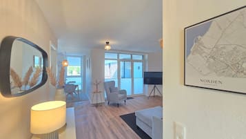 Fernseher, Tischtennisplatte