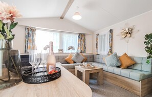 Smart TV - 3 bedroom lovely home in Heinkenszand (Heinkenszand)