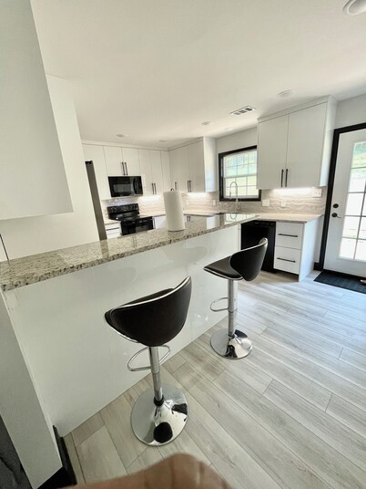 Cozy 3bed 2bath house on half ac of land mins from game time at the grounds