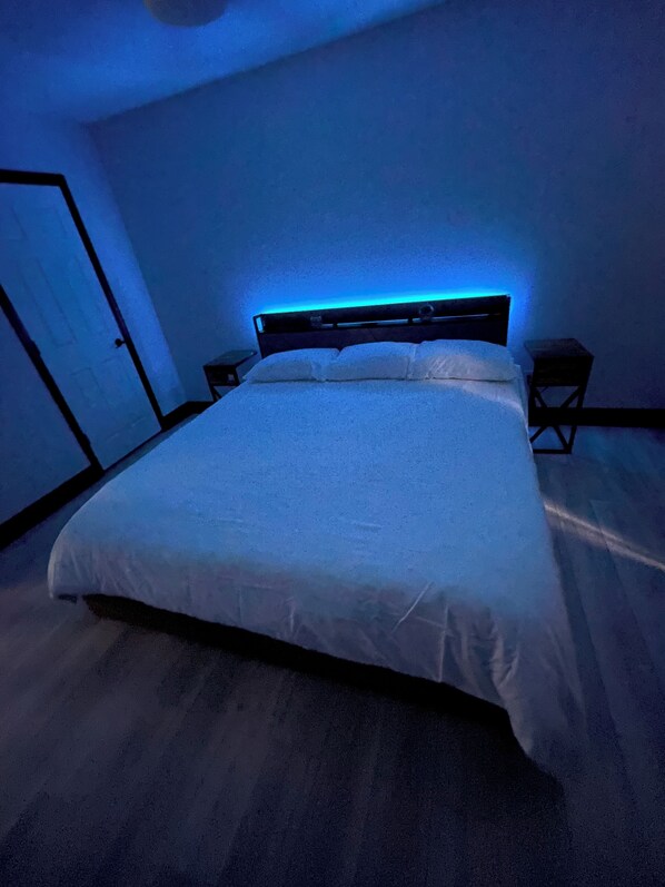 3 bedrooms, desk, iron/ironing board, free WiFi