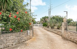 Property grounds - 4 bedroom awesome home in Modica (Modica)