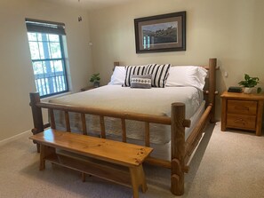3 bedrooms, desk, iron/ironing board, WiFi