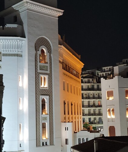 Completely renovated apartment in Algiers center.