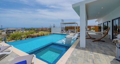 New Ocean View Infinity Pool Steps 2 BabyBeach