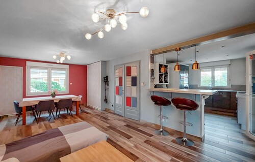 Lovely home in Geispolsheim with WiFi