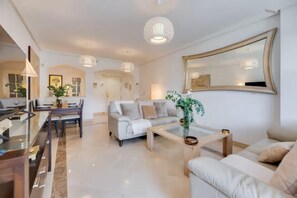 TV, table football - 2 Bedrooms - Sleeps 4 - Garden and Pool with View (Benahavis)