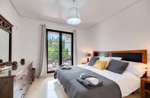 2 bedrooms, iron/ironing board, WiFi, bed sheets - 2 Bedrooms - Sleeps 4 - Garden and Pool with View (Benahavis)