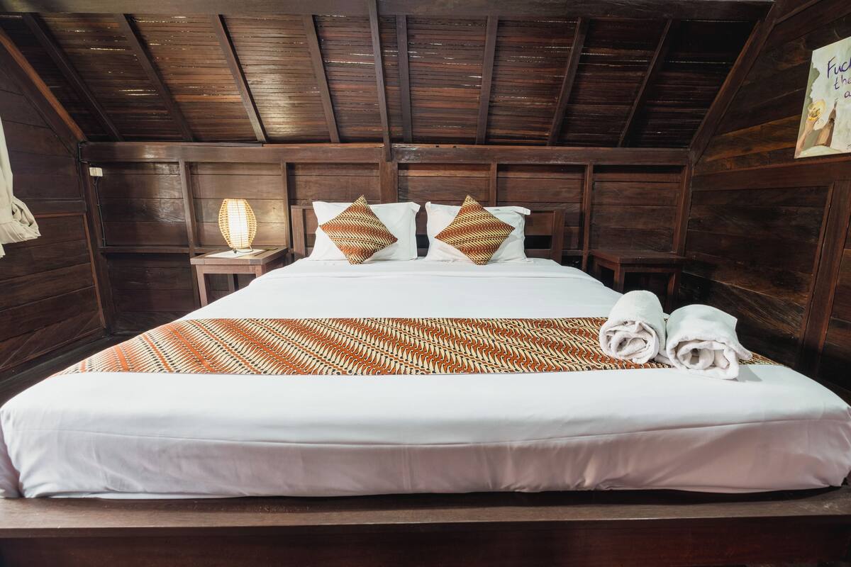 Deluxe Room | Bed sheets