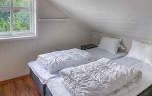 4 dormitorios, cuna de viaje, wifi gratis y ropa de cama