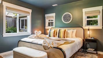 1 bedroom, iron/ironing board, free WiFi, bed sheets