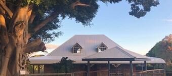 Idyllic stone cottage in the heart of Childers. 