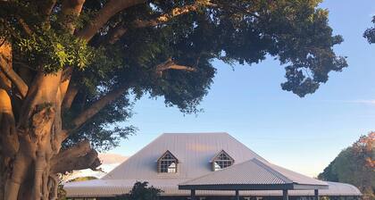 Idyllic stone cottage in the heart of Childers.