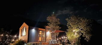 La Casa Errante 1 by Tiny Away