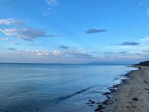 Beach - Blairgowrie Beach Haven - sleeps 10. Stay 2 nights, get 1 free until 31 July (Blairgowrie)