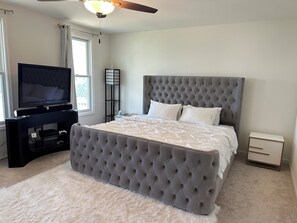 4 chambres, bureau, Wi-Fi, draps fournis