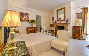 6 間睡房、可攜式嬰兒床、免費 Wi-Fi、床單