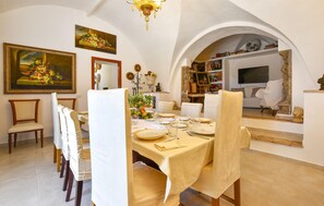Dining - Gorgeous home in Aidone (Aidone)