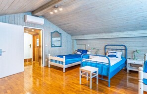 4 bedrooms, free WiFi, bed sheets