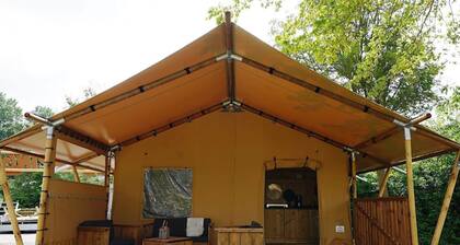 Cozy Tent Lodge With Pool