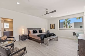 3 bedrooms, iron/ironing board, travel cot, free WiFi - New! Audrey's Luxury Retreat - Walk Downtown (Palm Springs)