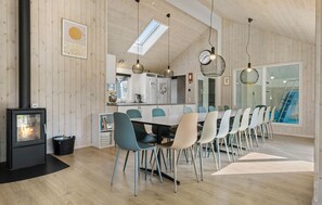 Dining - Gorgeous home in Højby with sauna (Højby)