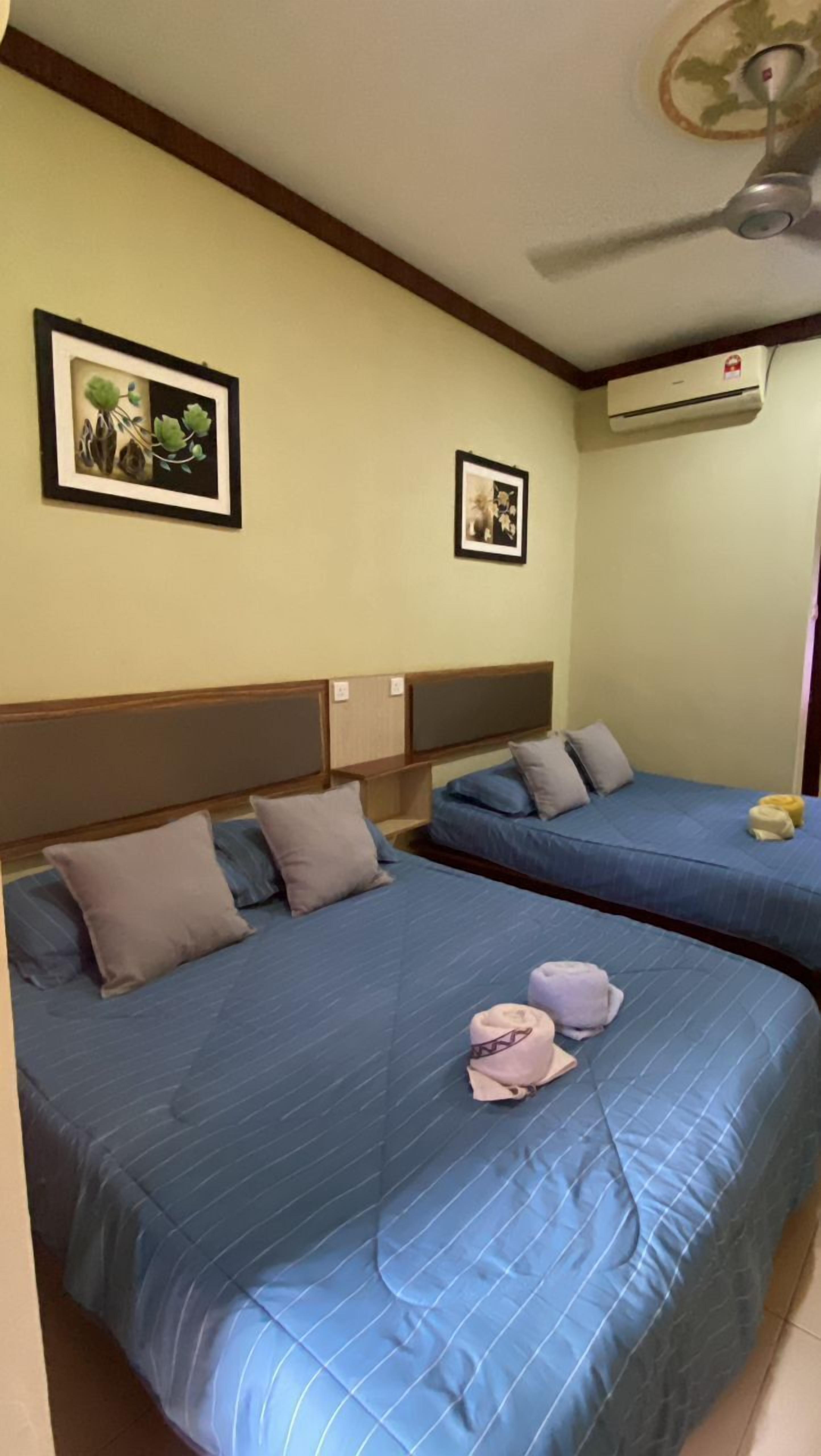 Family Single Room, Pool View | Langsir/tirai gelap terus, seterika/papan seterika, Wi-fi percuma 