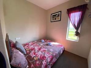 Basic Room, 1 Queen Bed | Blackout drapes, iron/ironing board, free WiFi - Chalet TM3 Langkawi (Langkawi)