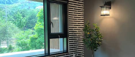 Suite, sauna, vistas a la montaña (Double) | 1 dormitorio, edredones de plumas, escritorio