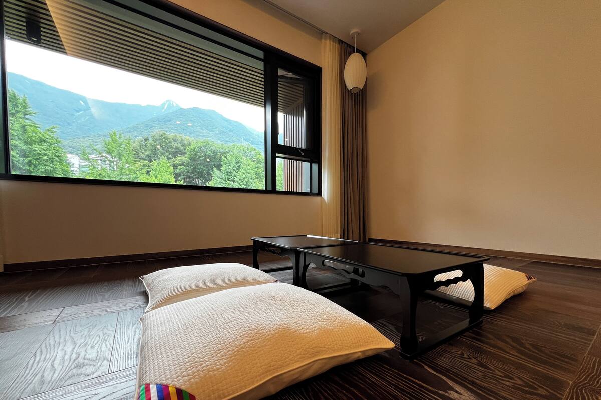 Family Suite, Mountain View | 1 bedroom, down duvets, desk, laptop workspace