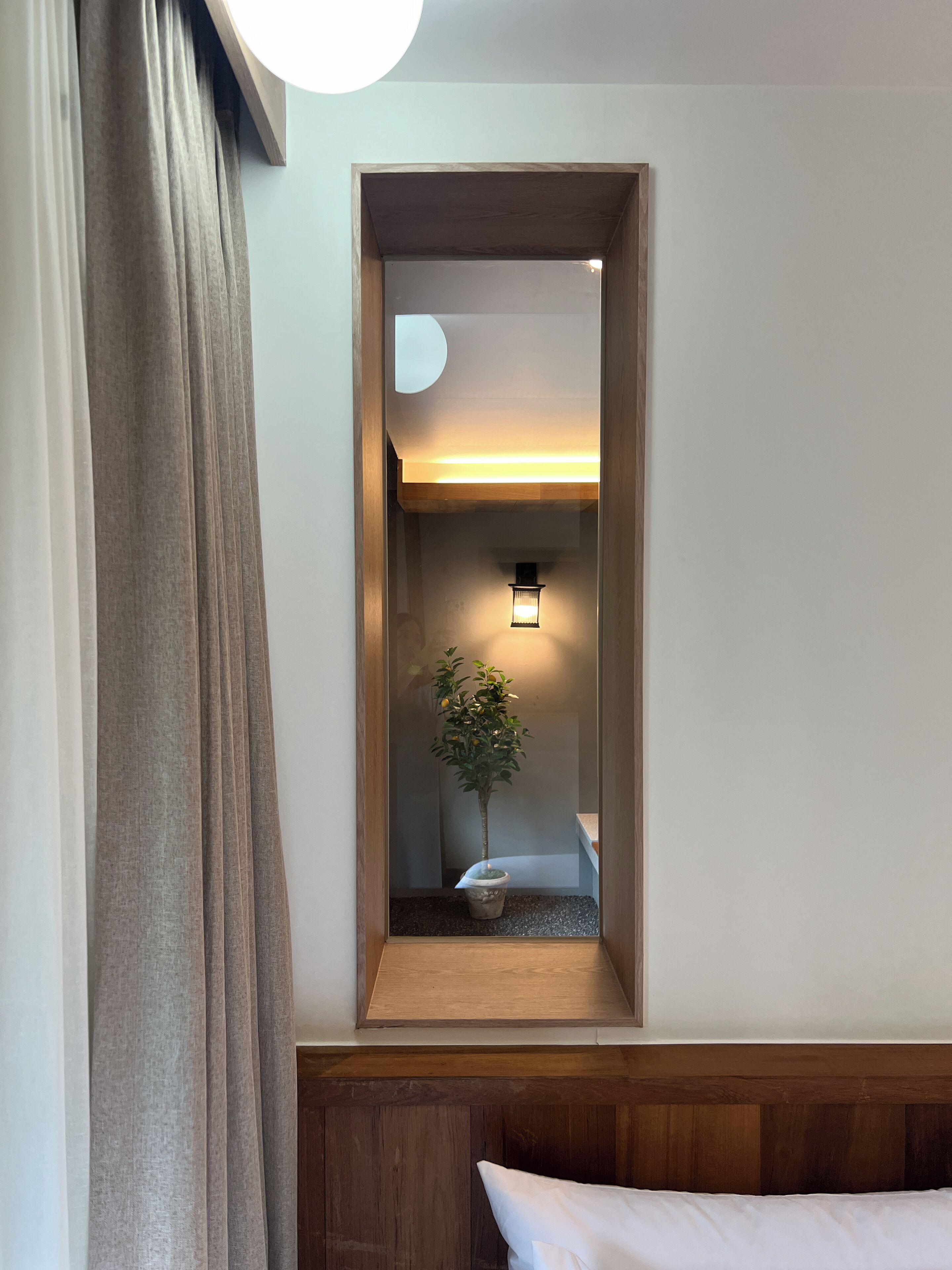 Suite Double Sauna Mountain View | Down comforters, desk, laptop workspace, blackout drapes