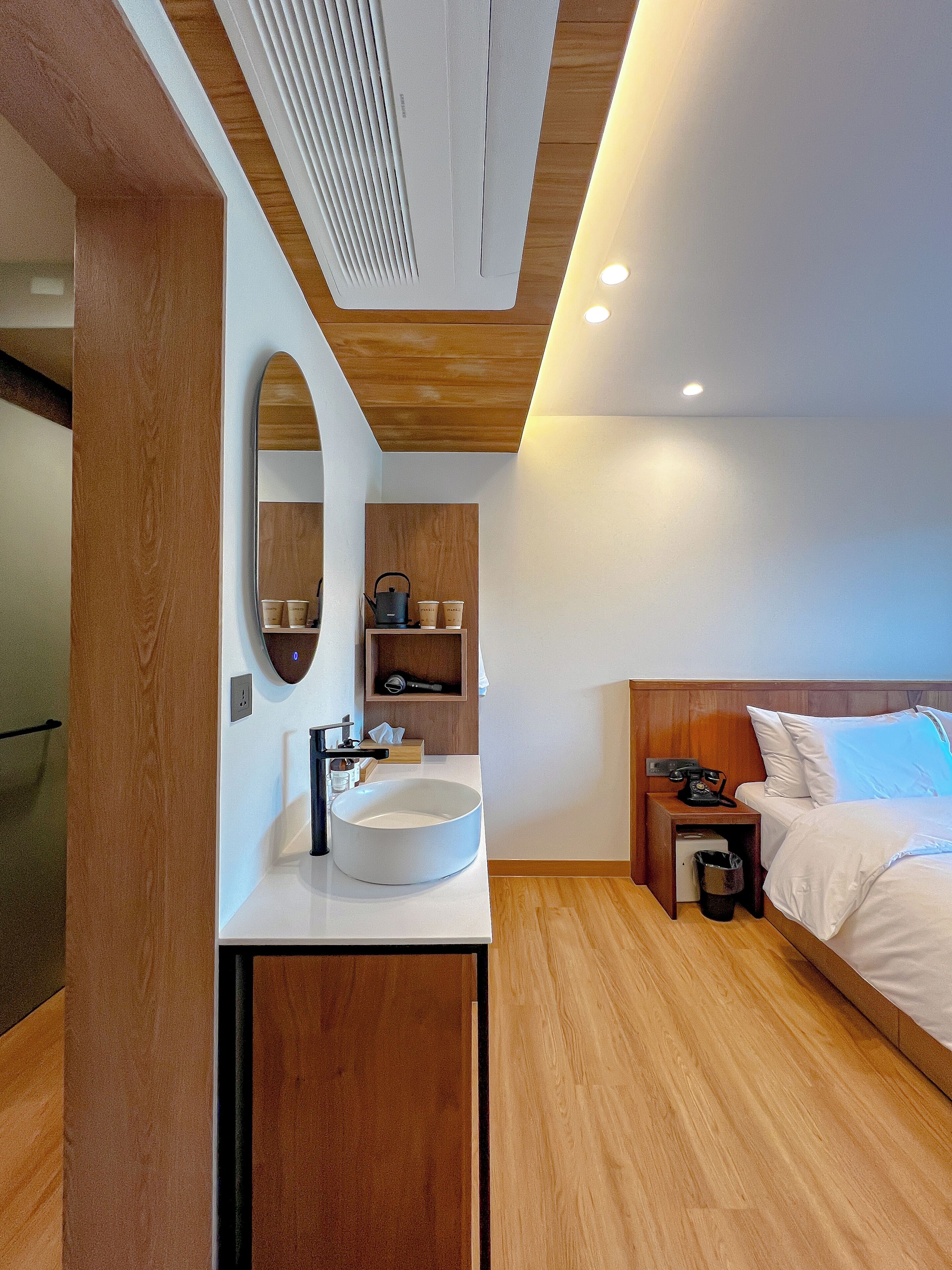 Deluxe-Doppelzimmer, Bergblick | Daunenbettdecken, Schreibtisch, laptopgeeigneter Arbeitsplatz