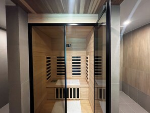 Suite, sauna, uitzicht op bergen (Double) | Donzen dekbedden, een bureau, een laptopwerkplek