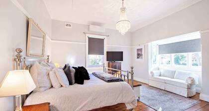 Kilbirnie - Grand Heritage Stay Close to CBD