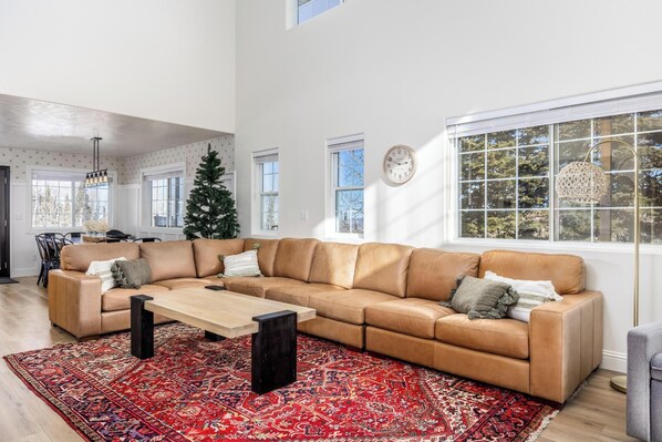 Smart-TV, peis, videospill og fotballspill